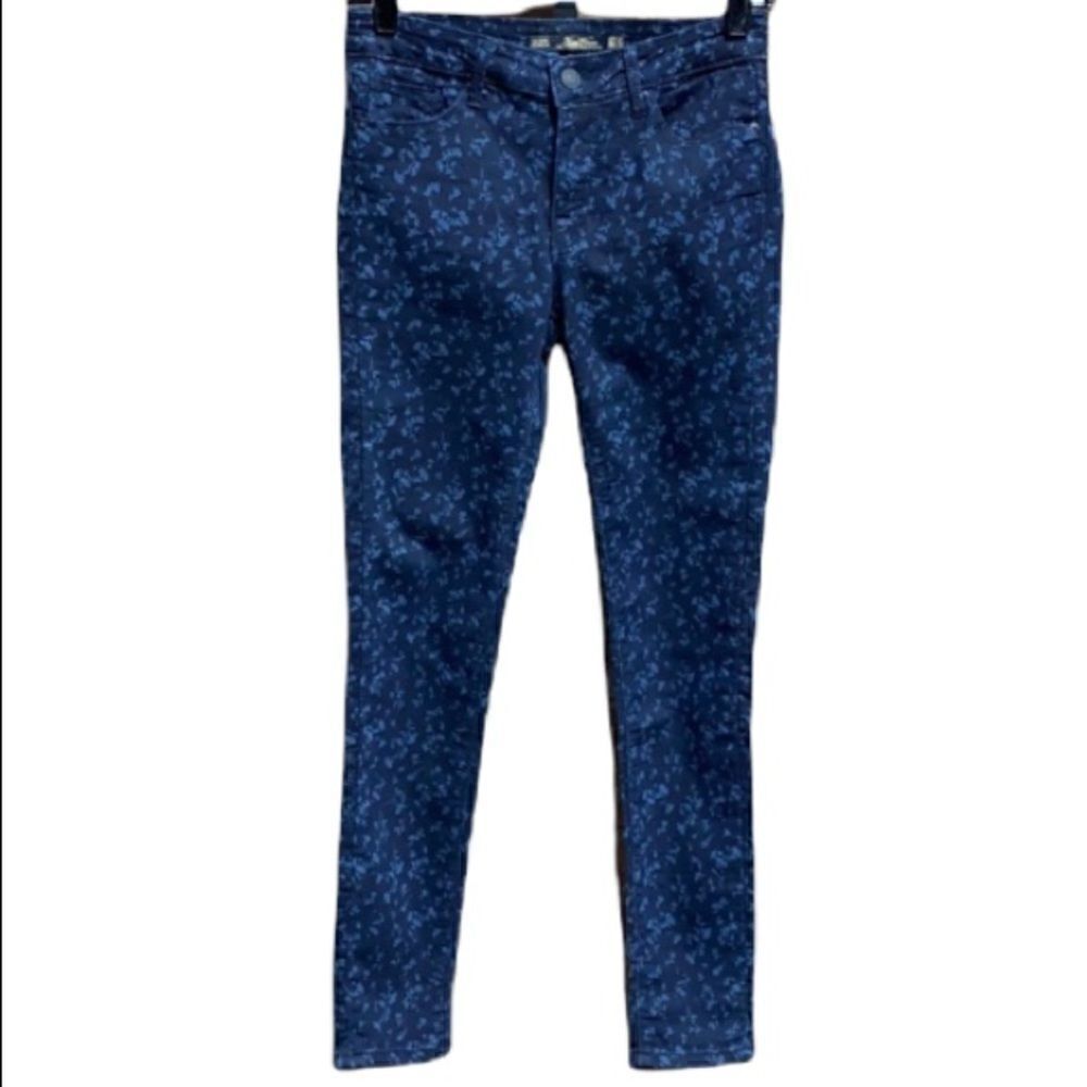 Leara Woman Slim Fit Navy Floral Print Skinny Jean